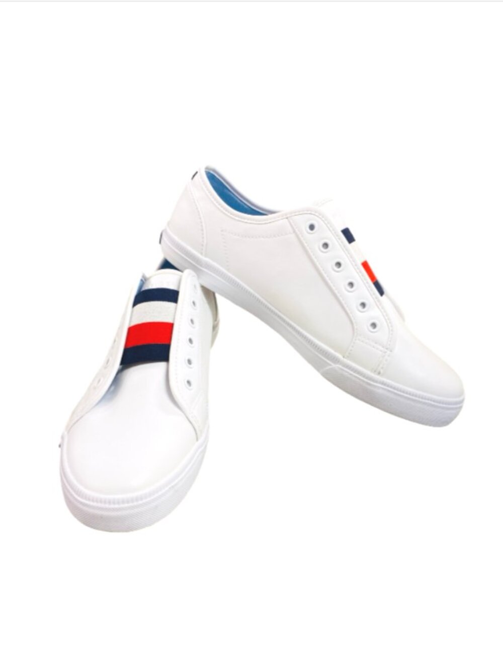 🔵#TommyHilfiger #SlipOnSneakers #WhiteSneakers #LacelessSneakers #AmericanaStyl
